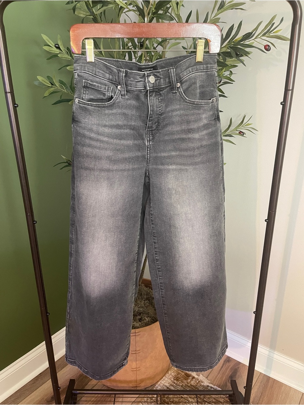 Banana Republic Men's Washed Gray Relaxed Jeans